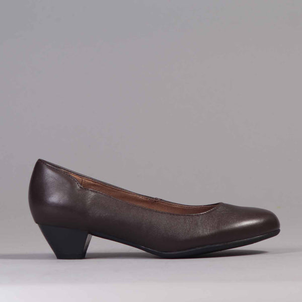 Mid-Heel Court Shoe in Brown - 12635