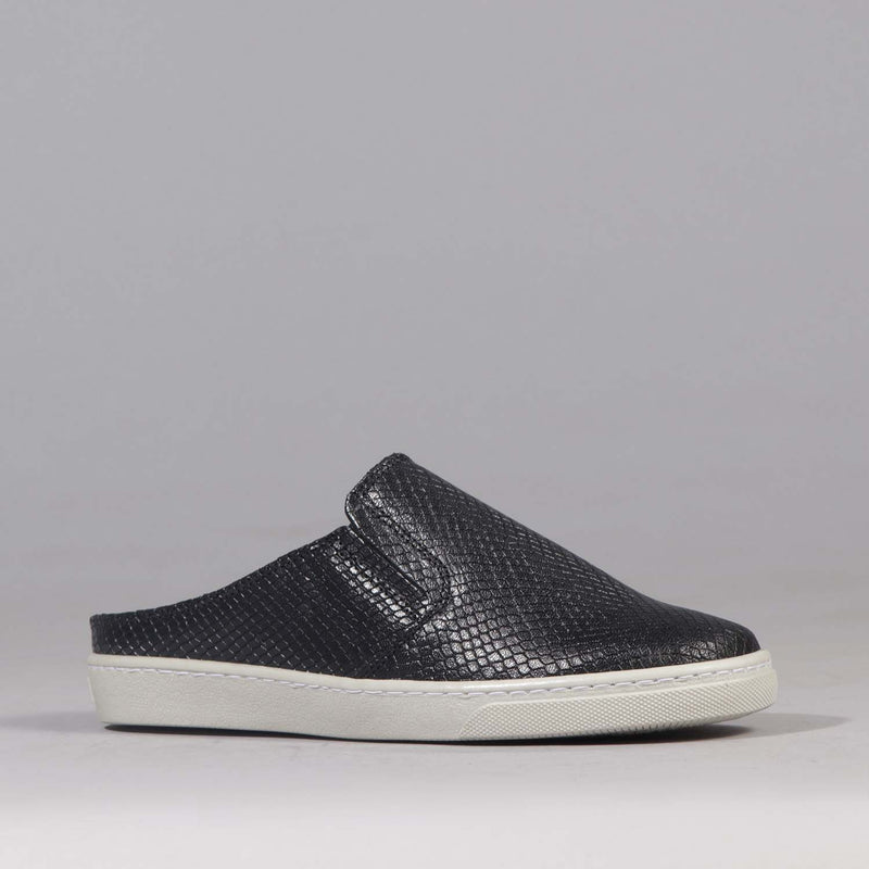 Slip-on sneakers with Removable Footbed in Black - 12584