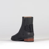 Flat classic ankle boot, classic Chelsea, memory foam underfoot.