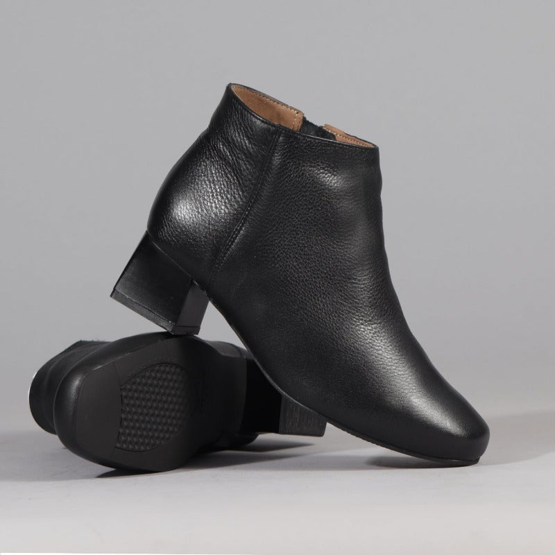Block Heel Ankle Boot for winter with comfortable lining and flexible sole