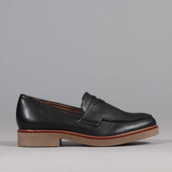 Classic loafers in Black - 12675