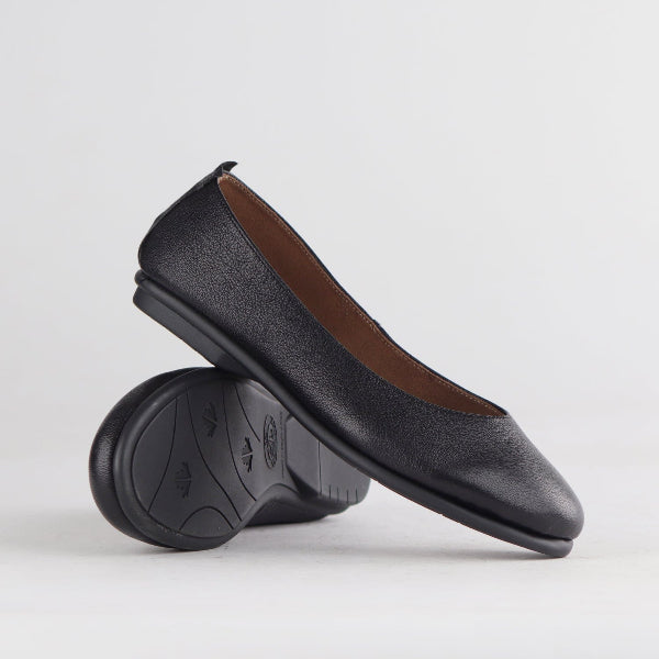 Factory Shop Shoes Flat Pump in Black - 12546