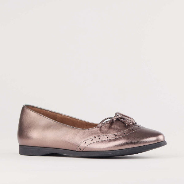Factory Shop Shoes Flat Pump with Bow in Lead Metallic - 12642