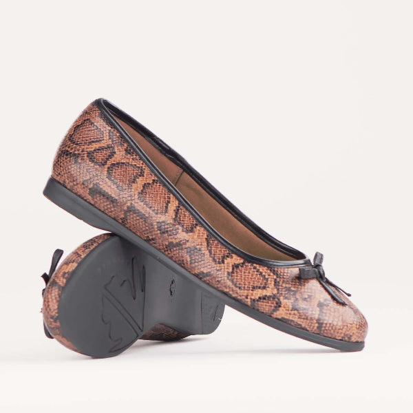 Froggie Shoes Shoes Flat Pump with Bow in Saddle - 12672