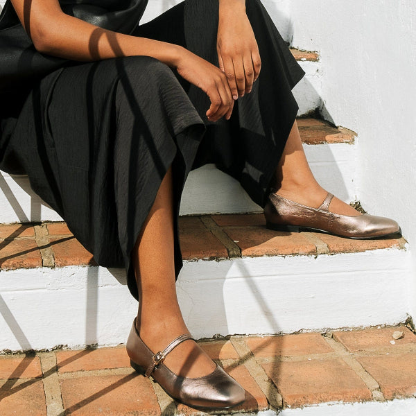 Froggie Shoes Shoes Mary Jane Bar Pump in Lead Metallic - 12732