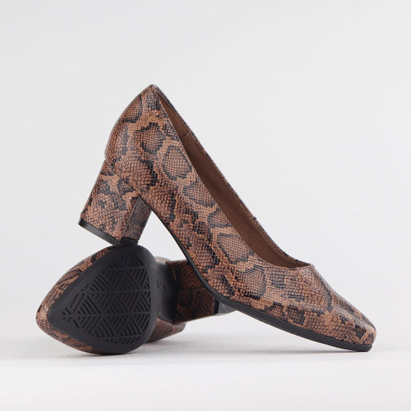 Froggie Shoes Shoes Pointed Block Heel Court Shoes in Saddle - 12604