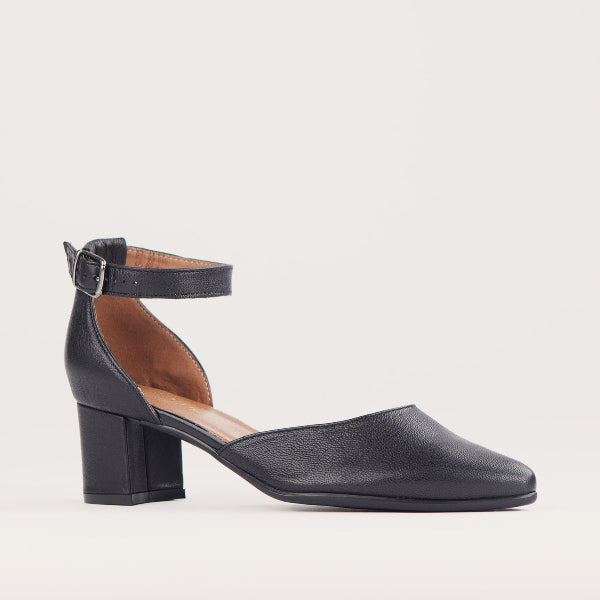 Froggie Shoes Shoes Pointed Block Heel with Ankle Strap in Black - 12627
