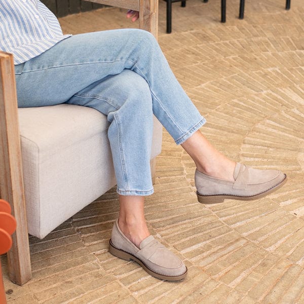 Froggie Shoes Shoes Penny Loafer in Beige - 12778