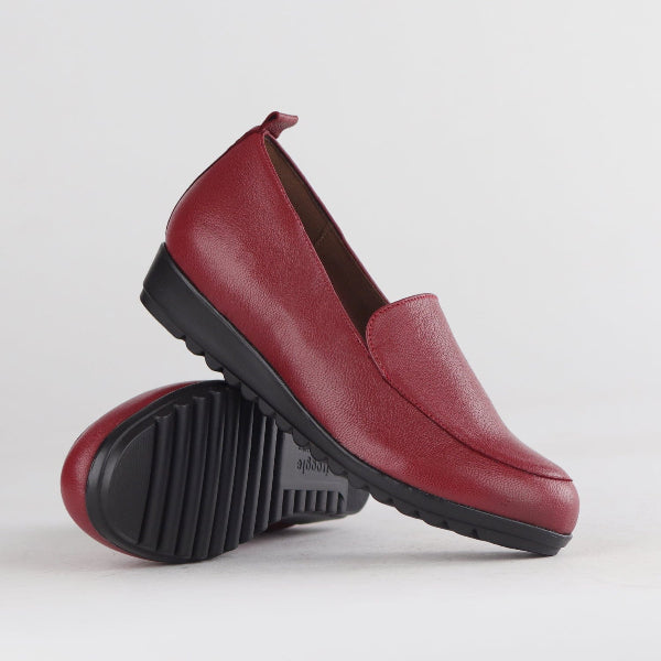 Factory Shop Shoes Slip-on Loafer in Red - 12529