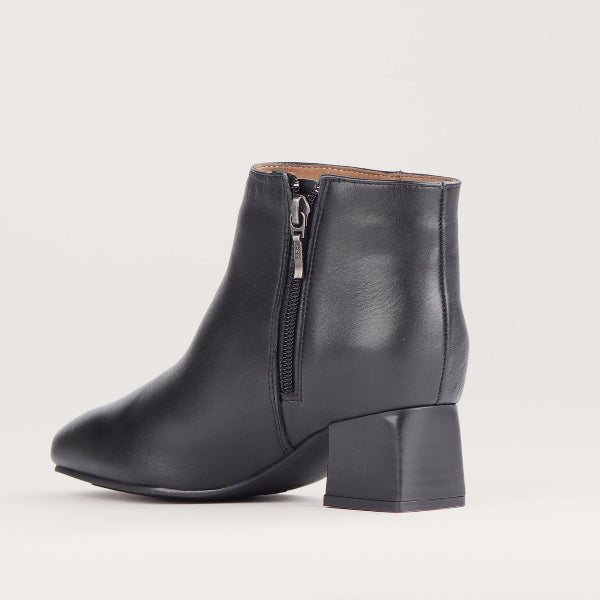 Froggie Shoes Shoes Block Heel Ankle Boot in black - 12607