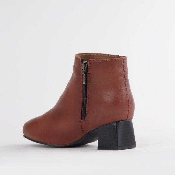 Froggie Shoes Shoes Block Heel Ankle Boot in Chestnut - 12607