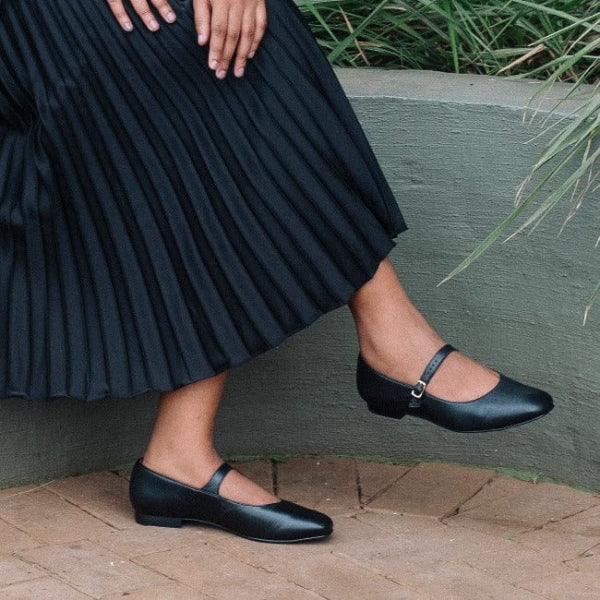 Froggie Shoes Shoes Mary Jane Bar Pump in Black - 12732