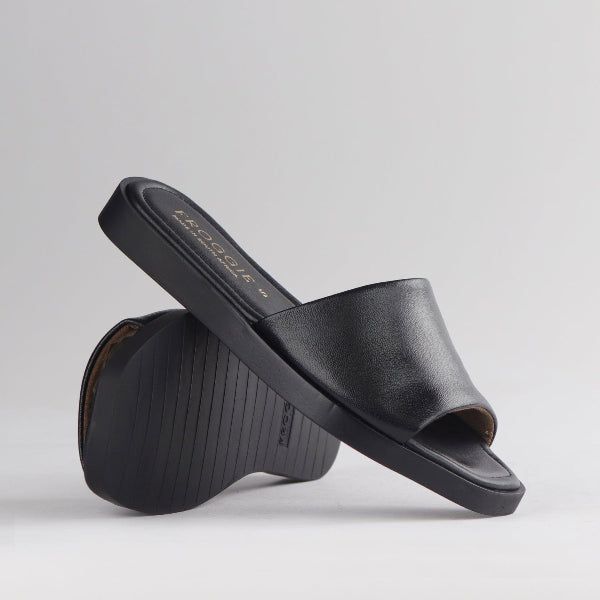 Froggie Shoes Shoes Mule Flat Sandal in Black - 12865