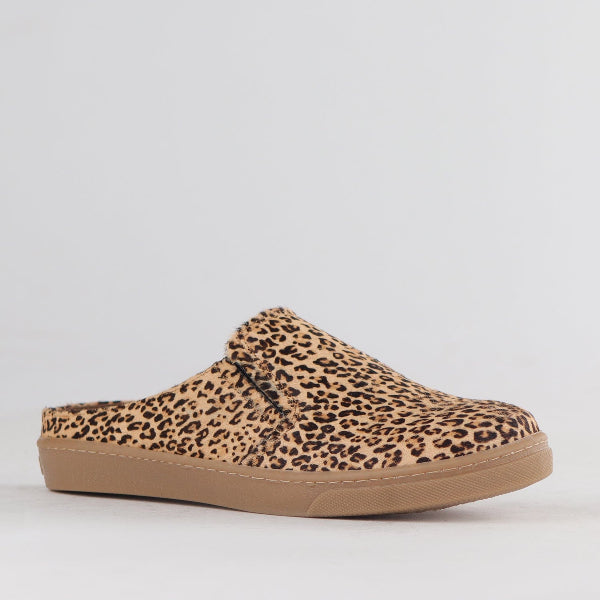 Froggie Shoes Shoes Slip-on sneakers with Removable Footbed in Cheetah Print - 12797