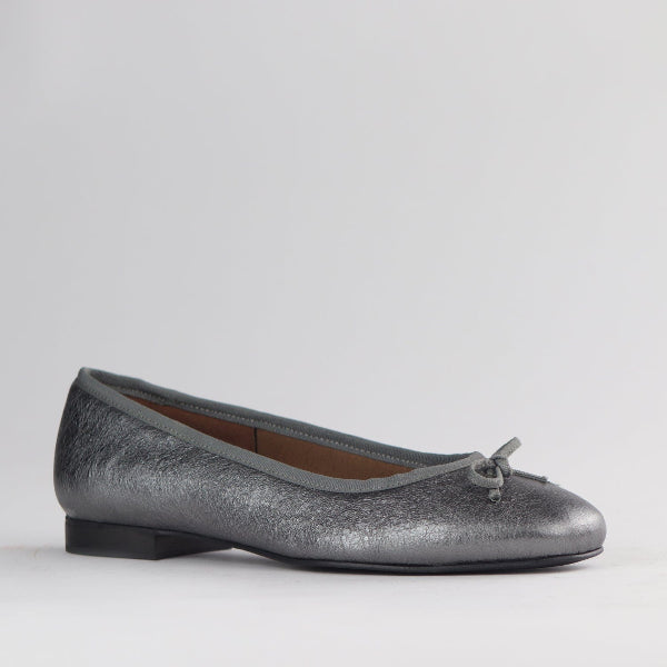 Froggie Shoes Shoes Soft Square Toe Ballerina Flat Pump with Bow in Pewter Multi- 12797