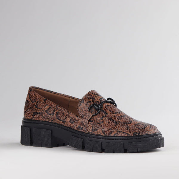 Froggie Shoes Shoes Chunky sole loafer with black horsebit trim in Saddle - 12772