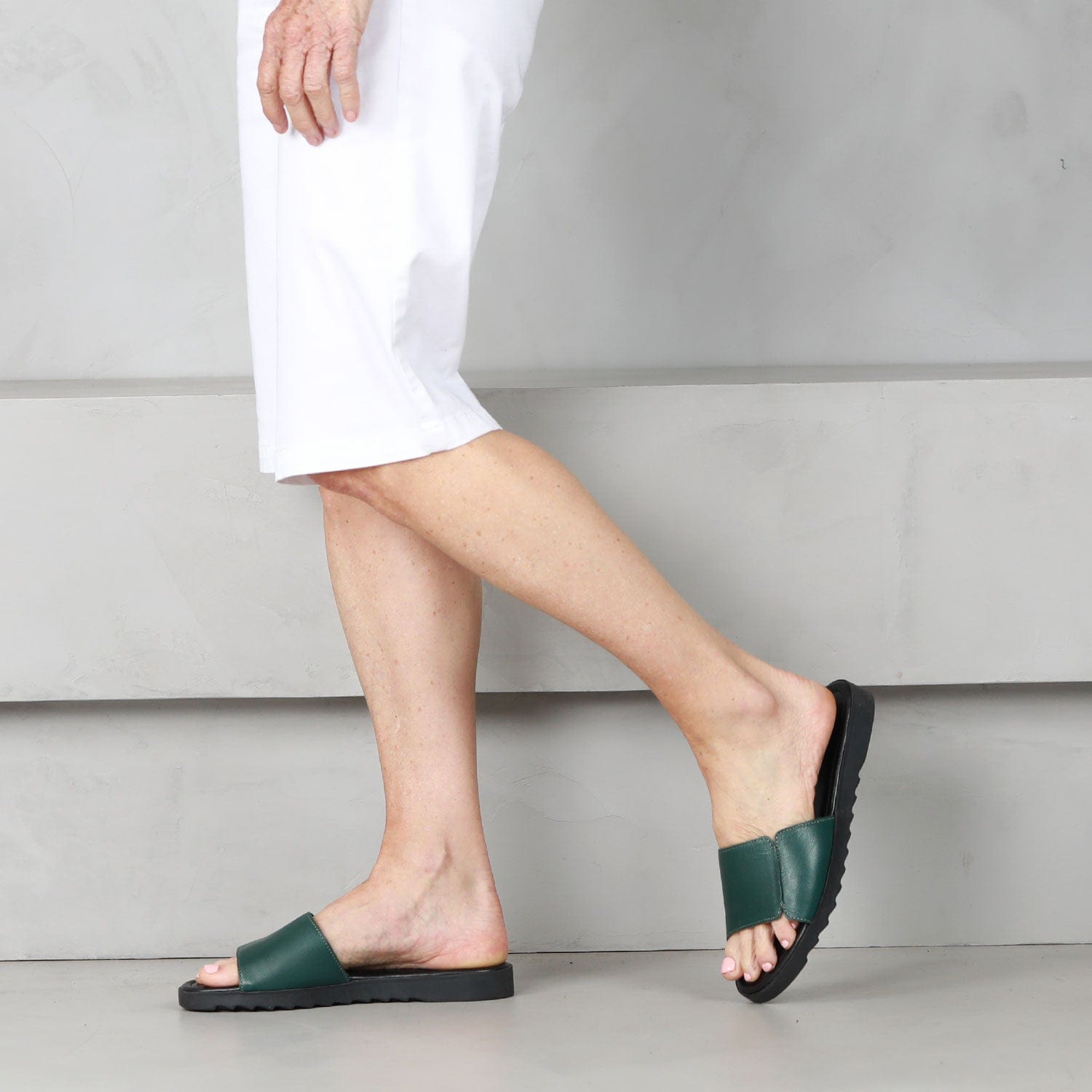 Factory Shop Shoes Mule Flat Sandal in Pine - 12920