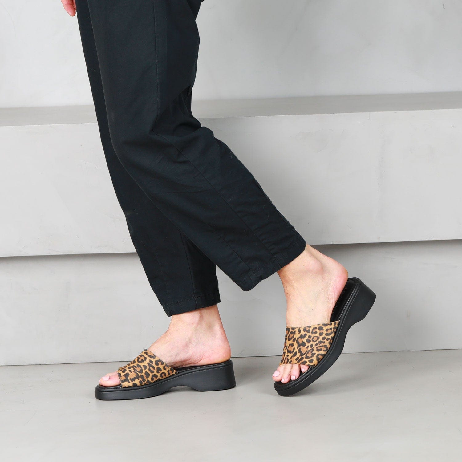 Factory Shop Shoes Mule Sandal in Leopard - 12925