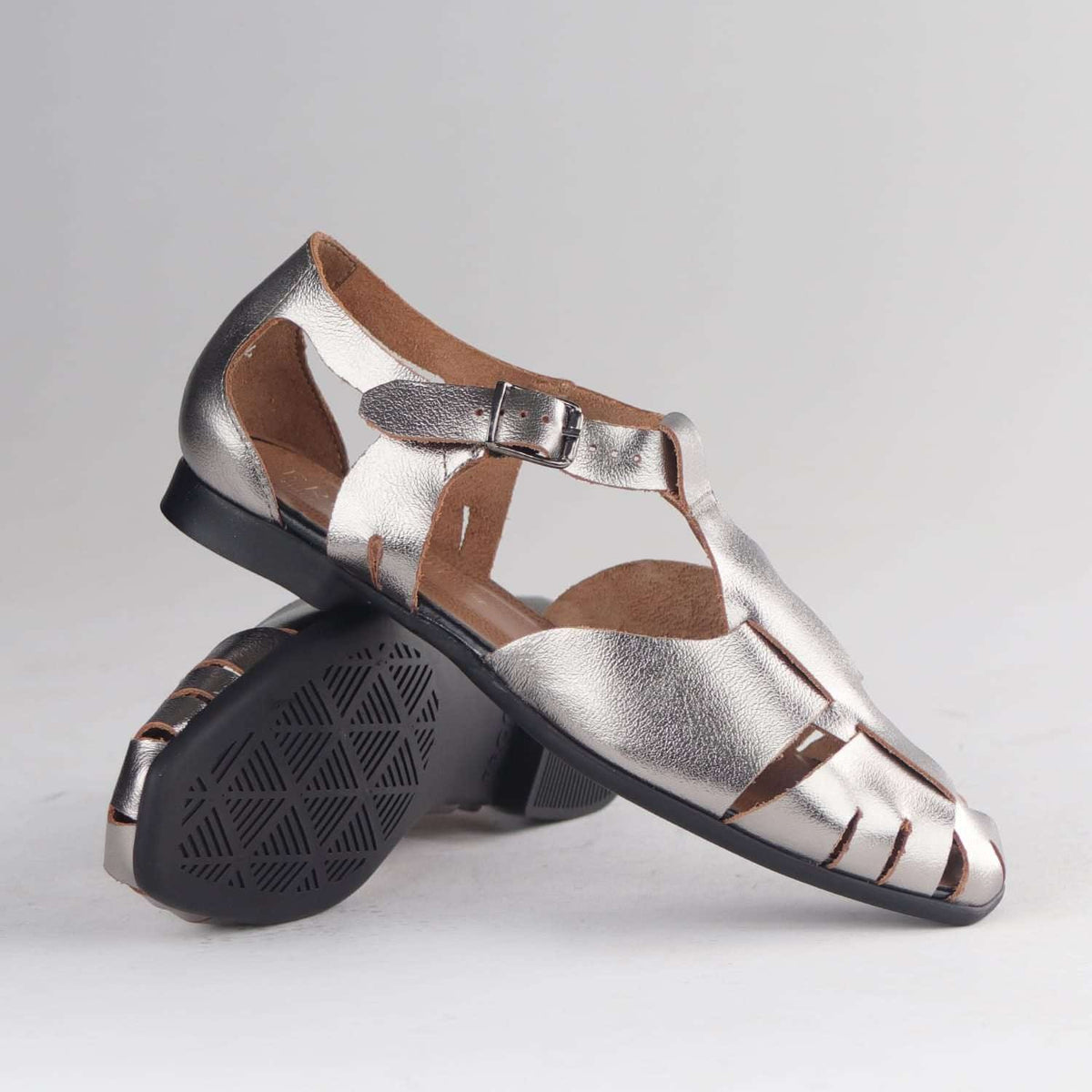 Froggie Shoes Sandals Flat Fisherman Sandal