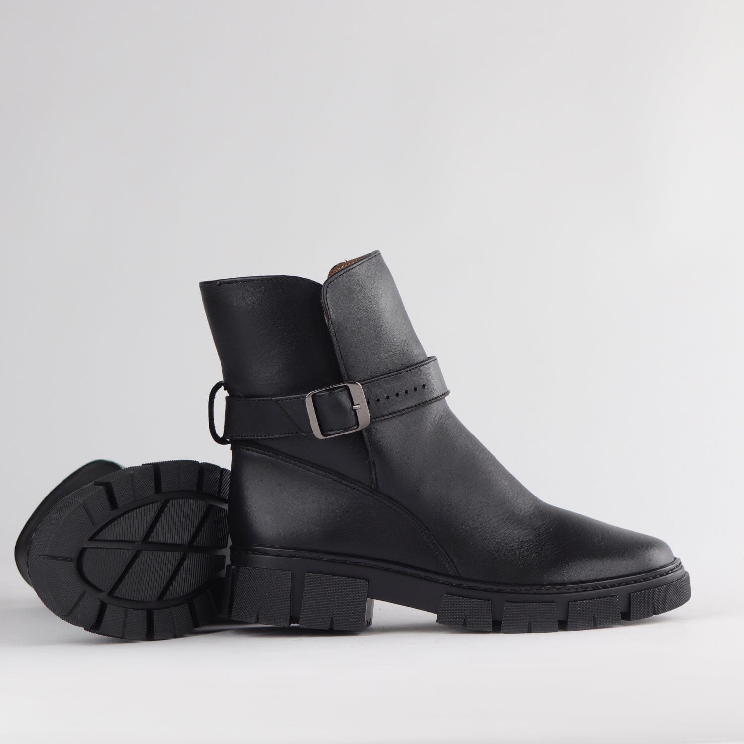 Froggie Shoes Shoes Ankle Boot with a Chunky Twist Sole and Strap in Black - 12799
