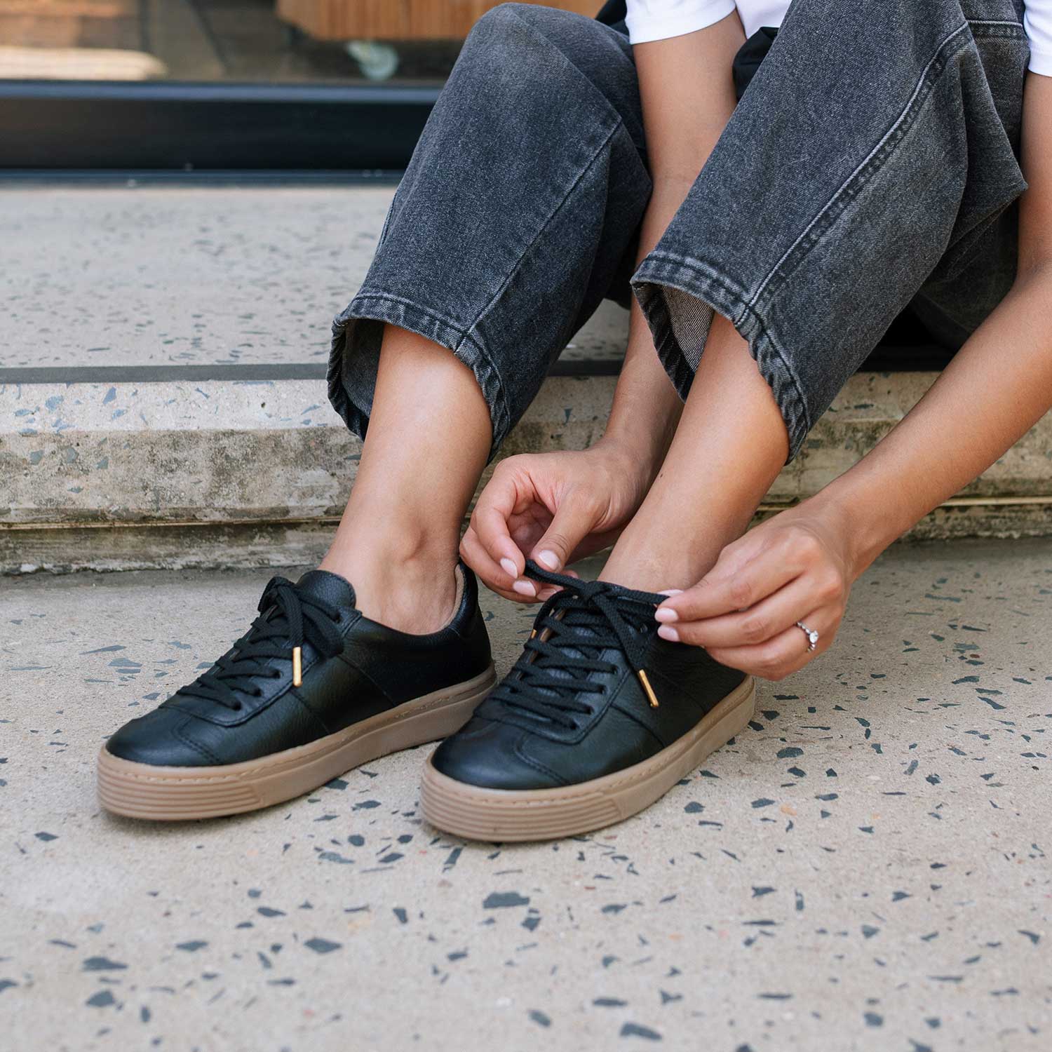 Froggie Shoes Shoes Retro Lace-up Sneaker in Black -12795