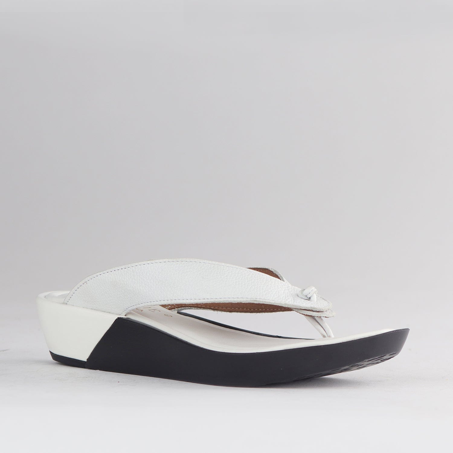 Froggie Shoes Shoes Rox Thong Sandal in White - 10737