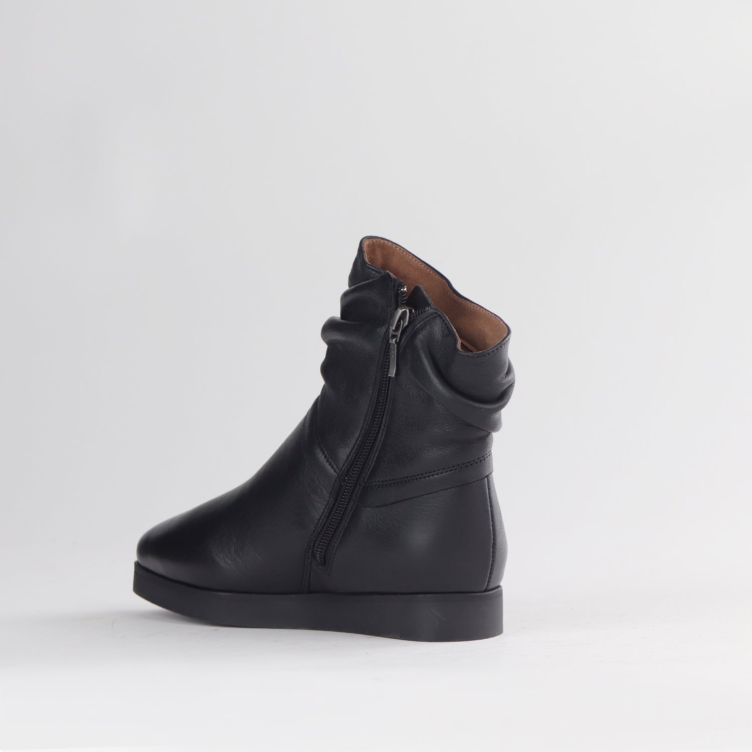Froggie Shoes Shoes Ruched Flat Ankle Boot in Black - 12770