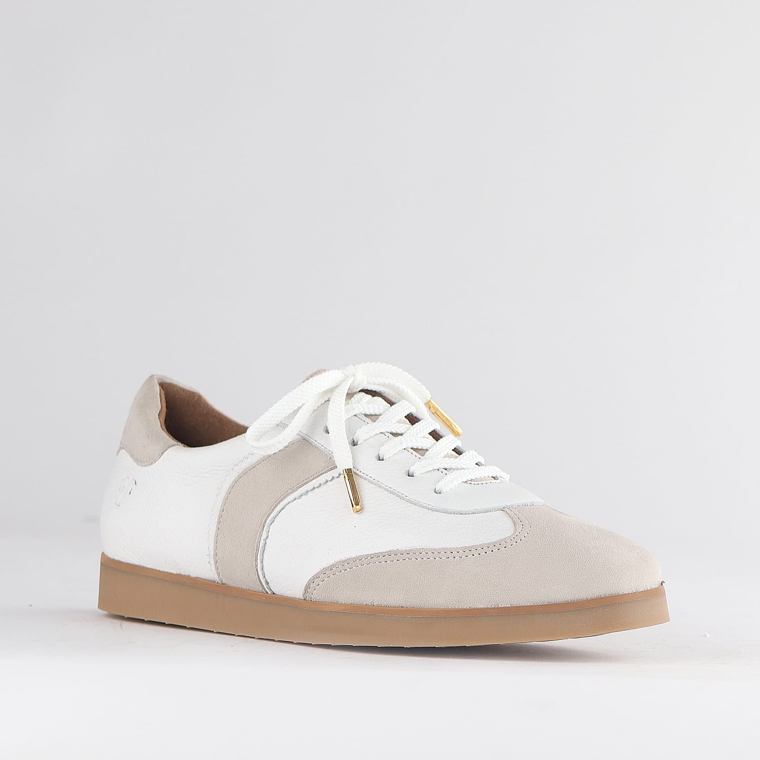 Froggie Women’s Retro Lace-Up Sneaker 12805 in ice multi with leather panels, cushioned sole, and vintage-inspired casual design.