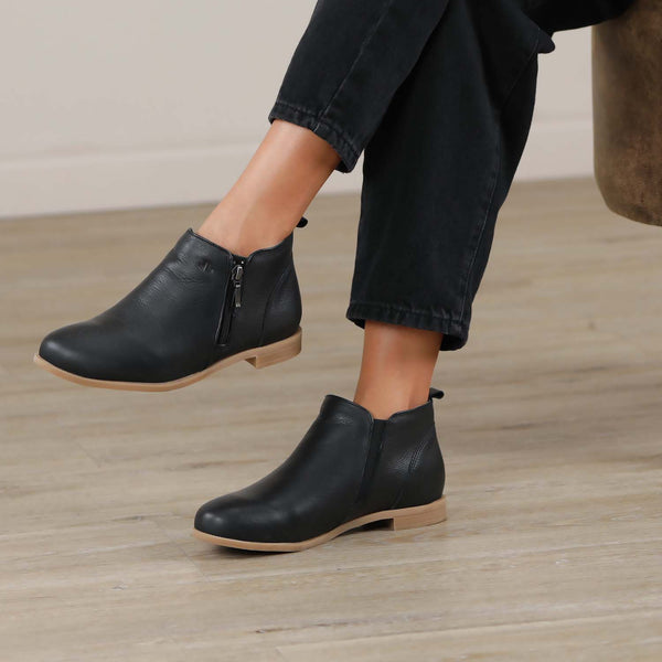 Flat Ankle Boot in Black - 12471