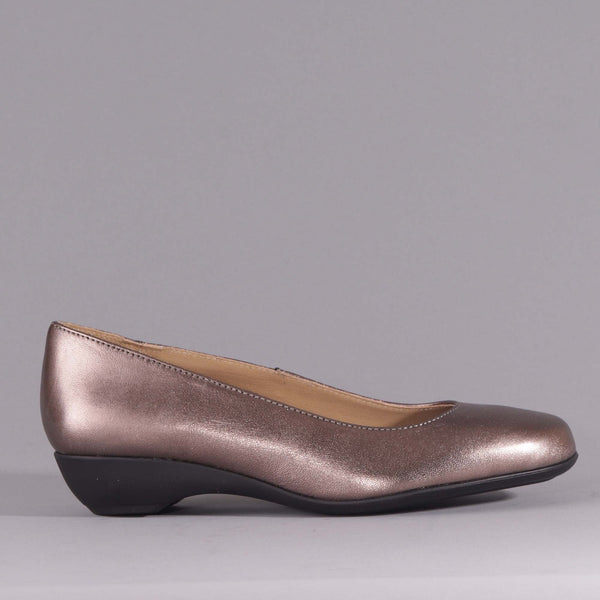Wider Fit Court Shoe in Lead