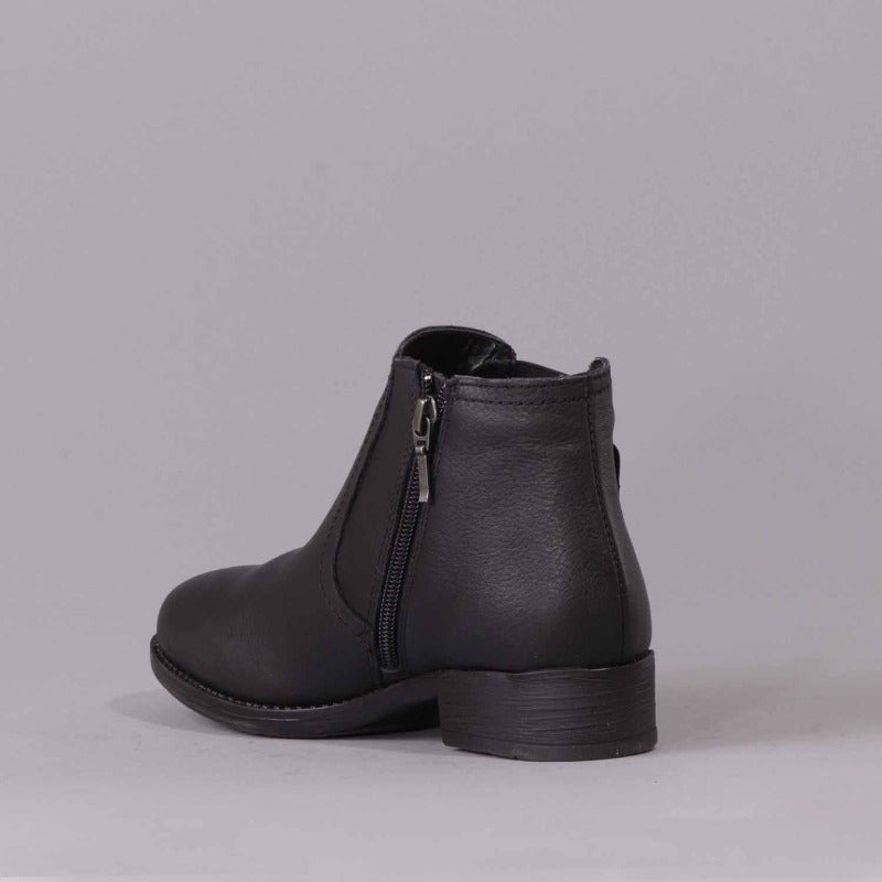 Chelsea Ankle Boot in Black – 12646 - Froggie Shoes