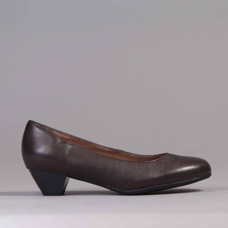 Mid-Heel Court Shoe in Brown - 11800