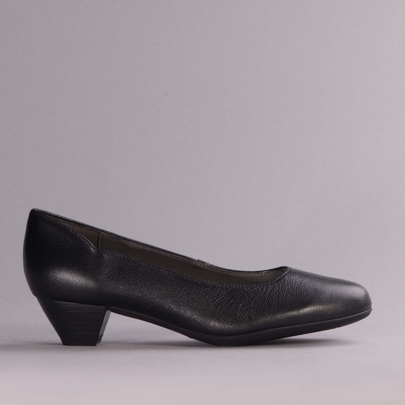 Mid-Heel Court Shoe in Black - 11800