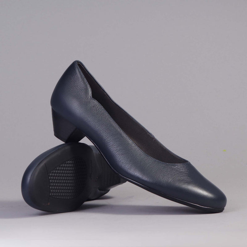 Mid-Heel Court Shoe in Navy - 11800