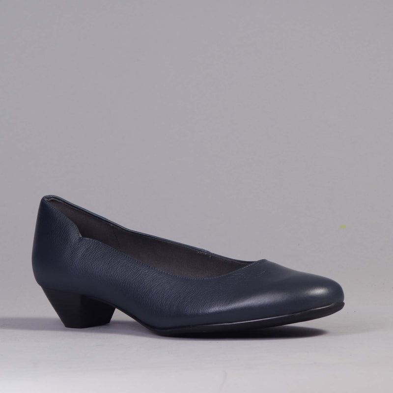 Mid-Heel Court Shoe in Navy - 11800