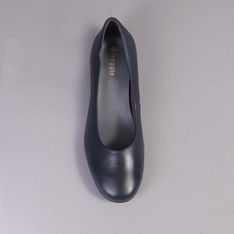 Mid-Heel Court Shoe in Navy - 11800