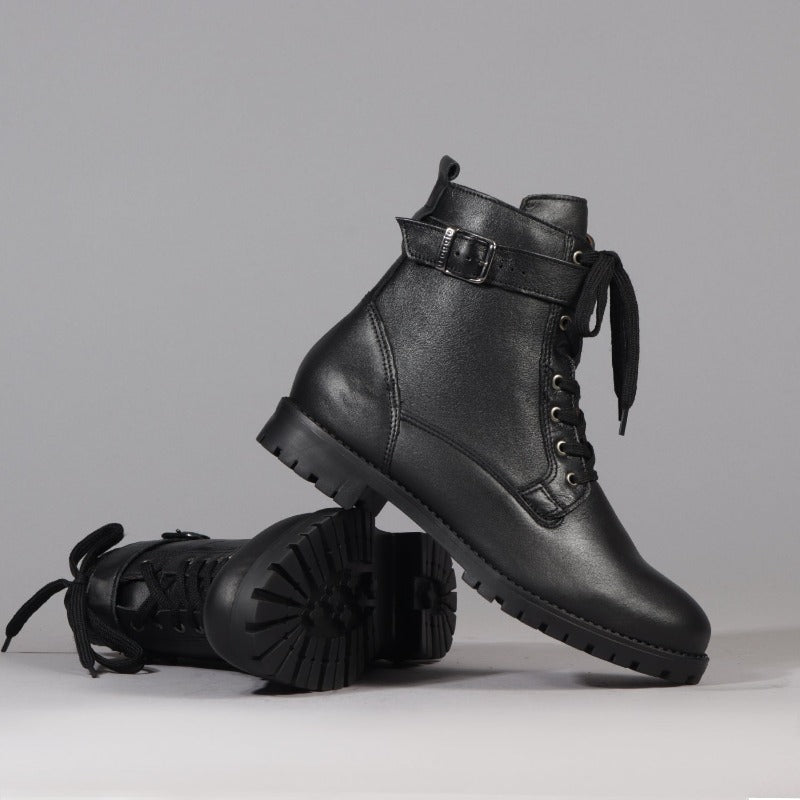 Froggie Lace-up Ankle Boot in Black 