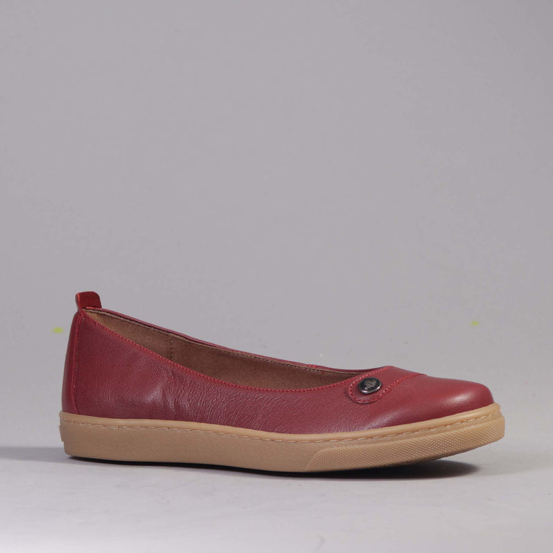 Pump Sneaker with Removable Footbed in Red - 12346