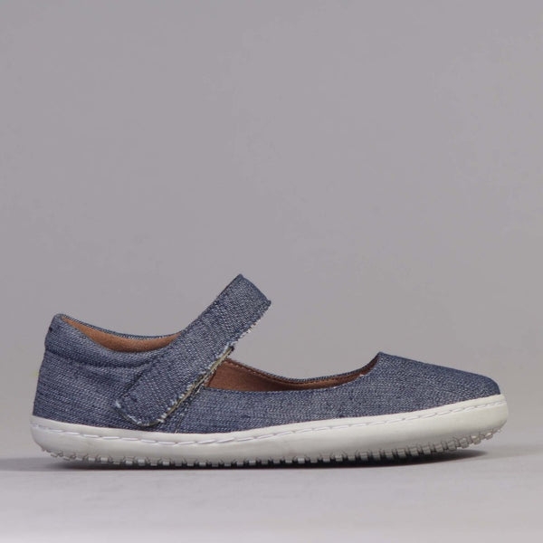 Froggie Girls High-Bar Shoes with Removable Footbed in Hot Denim