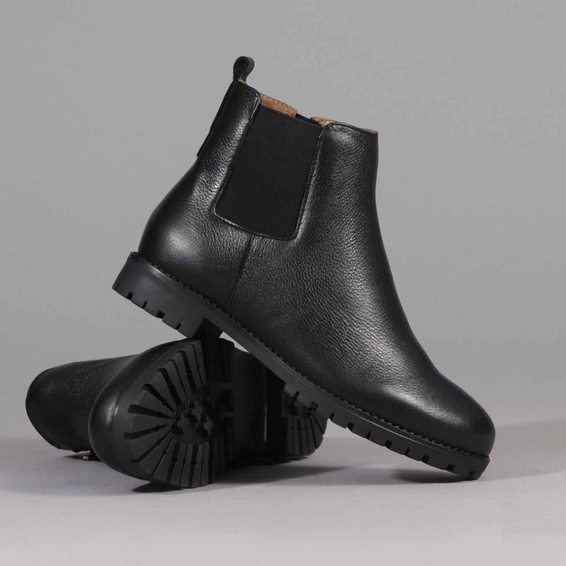 Chelsea Ankle boot in Black