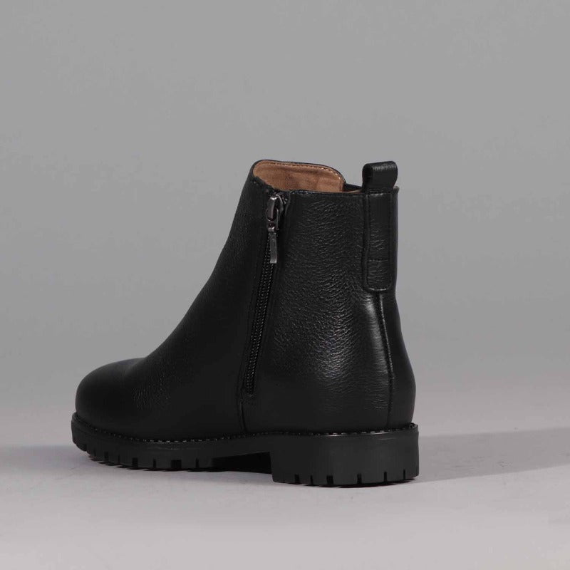 Chelsea Ankle boot in Black 