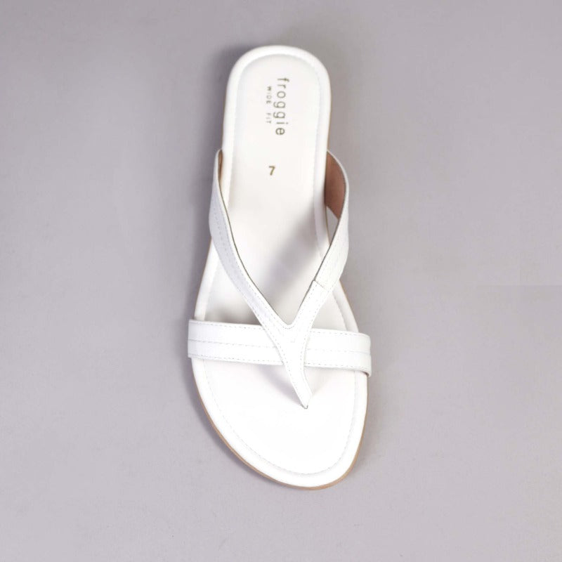 Wider Fit Crossover Flat Thong Sandal in White – 12436