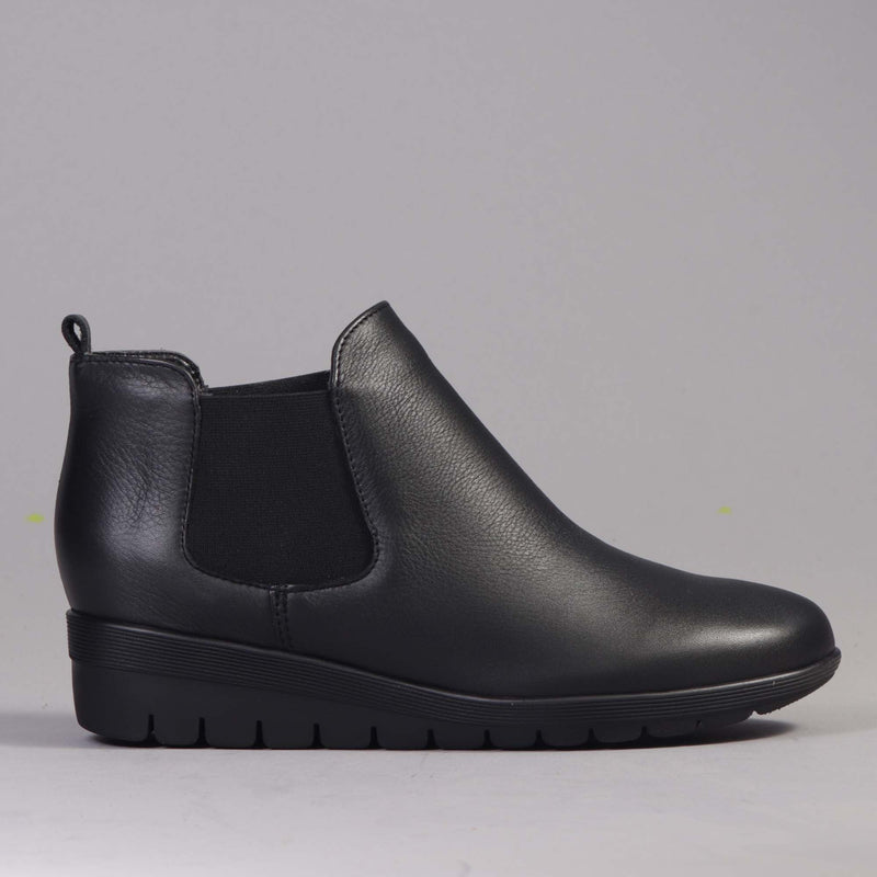 Chelsea Ankle Boot in Black - 12452