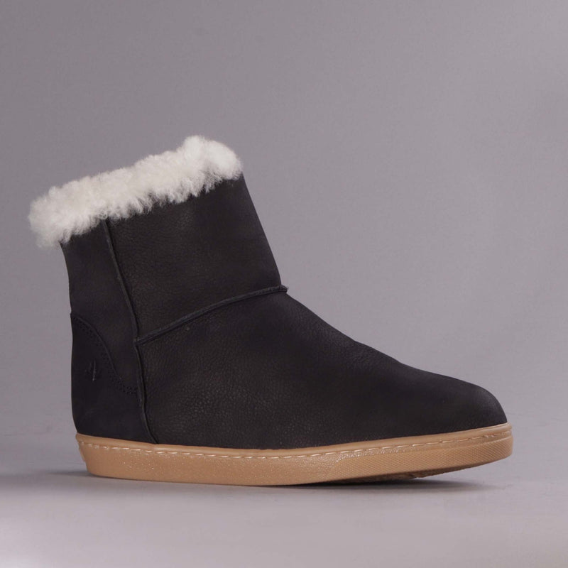Fur-lined Ankle Boot in Black