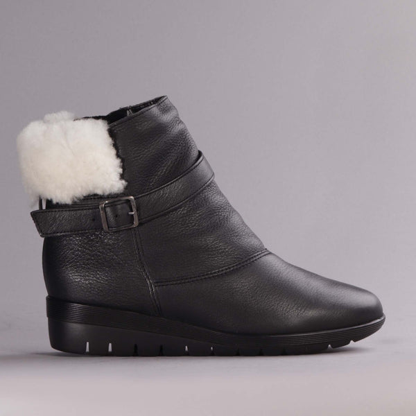 Fur Collar Ankle Boot in Black