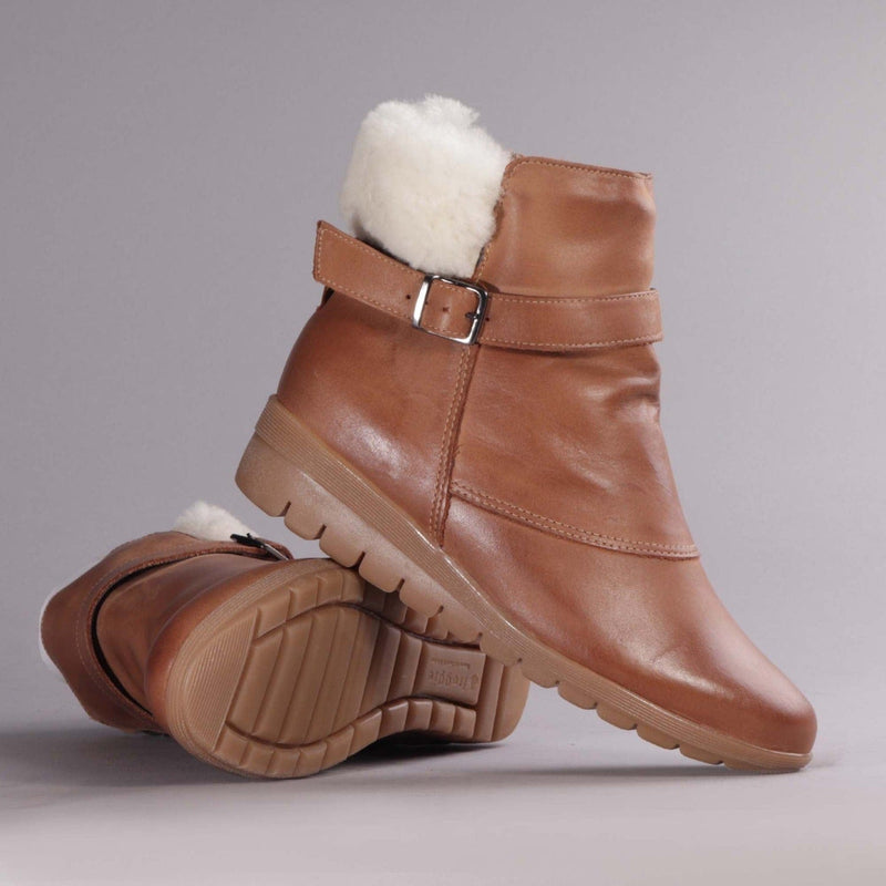 Fur Collar Ankle Boot in Whisky