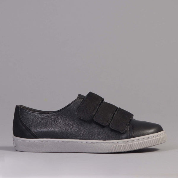Froggie Velcro Sneaker with Removable Footbed in Black