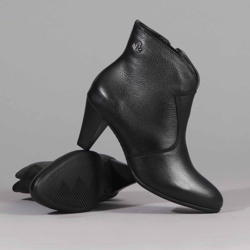 Pointed Ankle Boot in Black - 12528