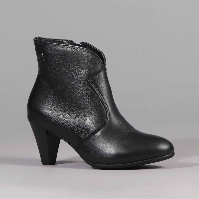 Pointed Ankle Boot in Black - 12528