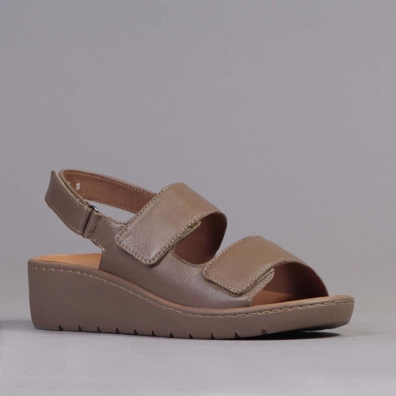 Sandal with Removable Footbed in Stone